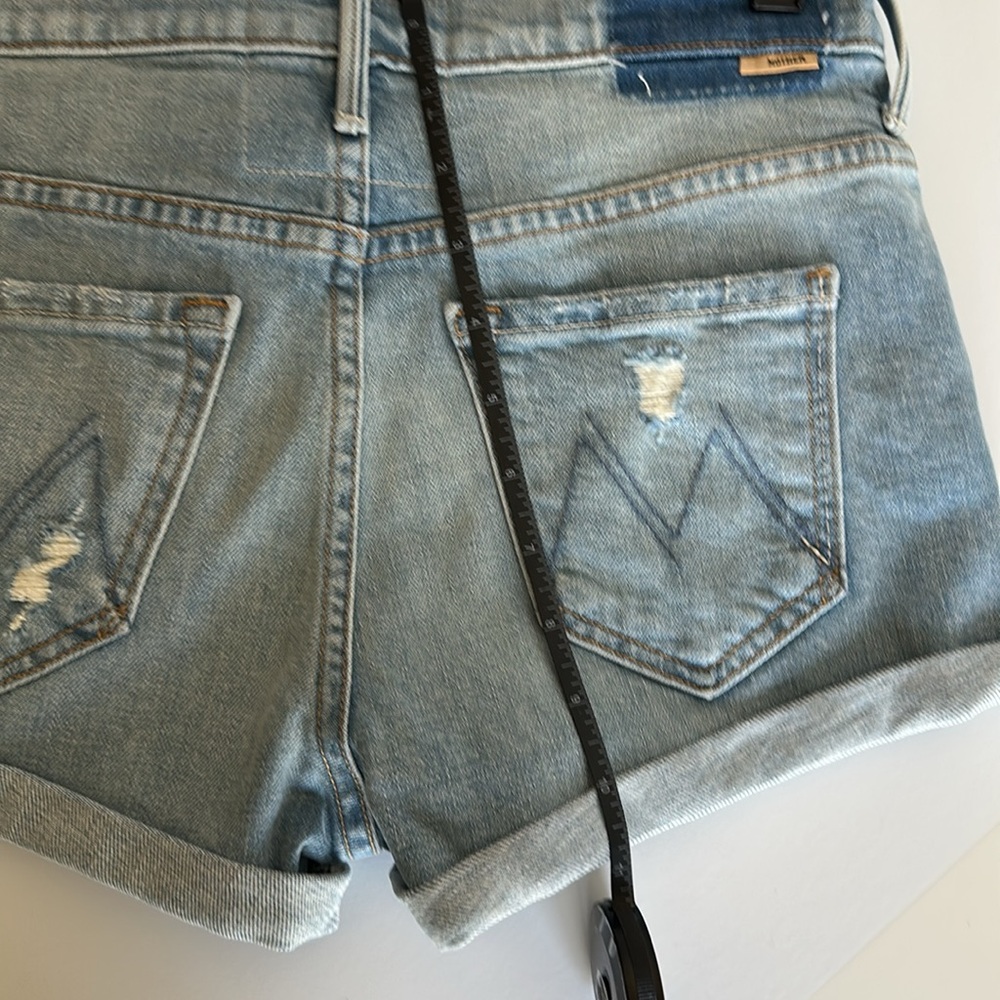 MOTHER The Teaser Donut Roll Denim Short - Picture 15 of 16